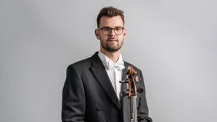 Yannick Groll, Violoncello (Foto: Jean m. Laffitau)