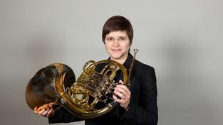 Cosima Schneider, Horn (Foto: Astrid Karger)