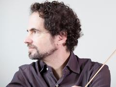 Jonathan Stockhammer, Dirigent (Foto: hiromi hoshiko)